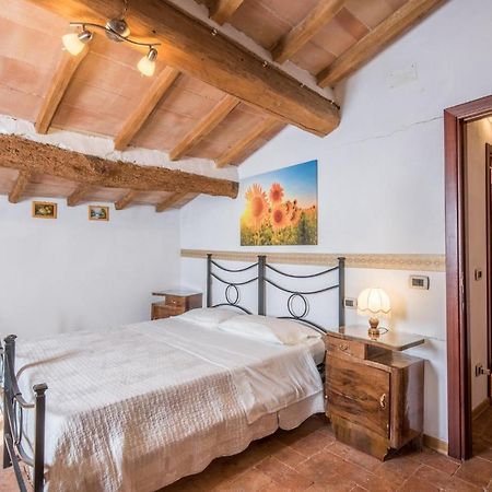 Gorgeous Home In Montalcino With Kitchen Luaran gambar