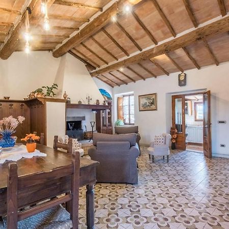 Gorgeous Home In Montalcino With Kitchen Luaran gambar