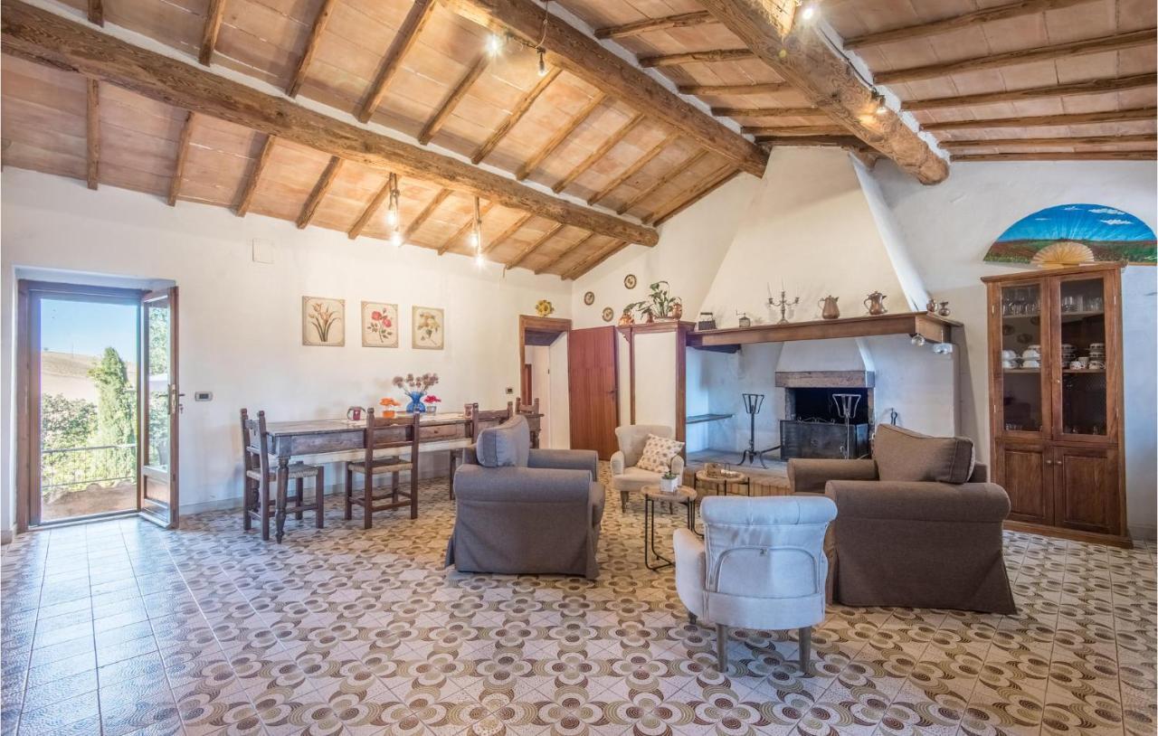 Gorgeous Home In Montalcino With Kitchen Luaran gambar