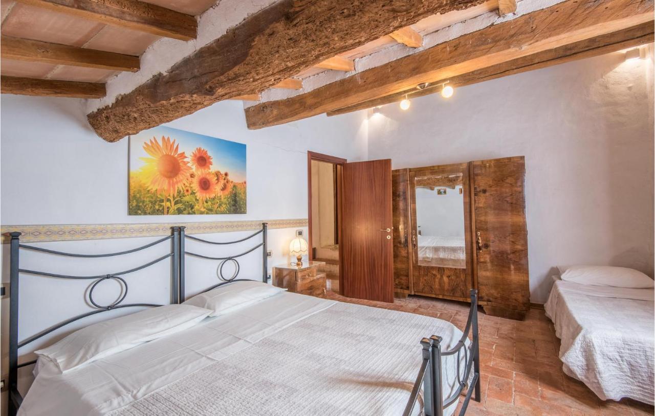 Gorgeous Home In Montalcino With Kitchen Luaran gambar
