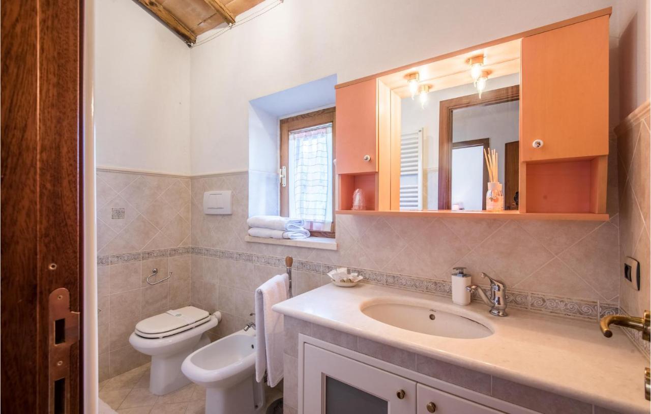Gorgeous Home In Montalcino With Kitchen Luaran gambar